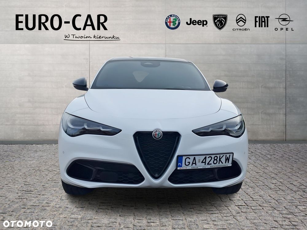 Alfa Romeo Stelvio - 8