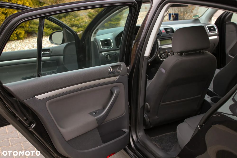 Volkswagen Golf 2.0 FSI Speed - 27