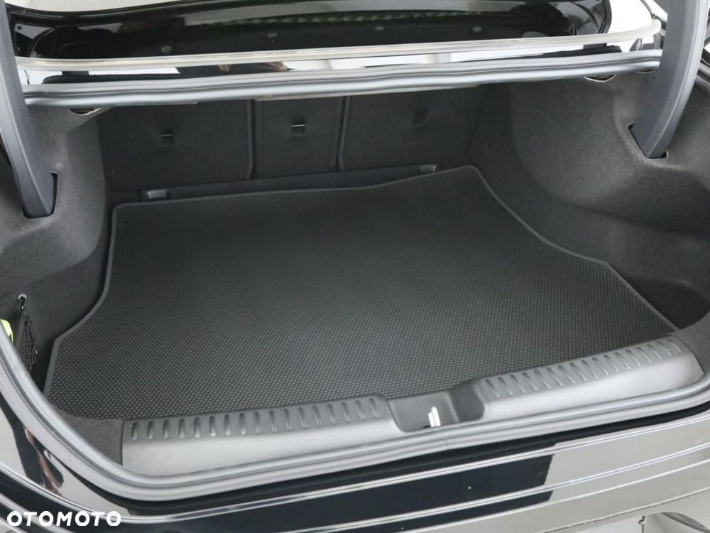 Mercedes-Benz CLA - 12