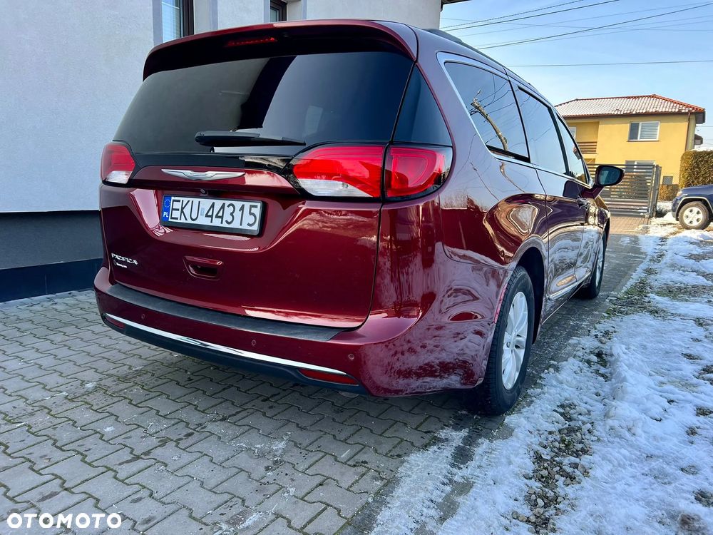 Chrysler Pacifica - 6