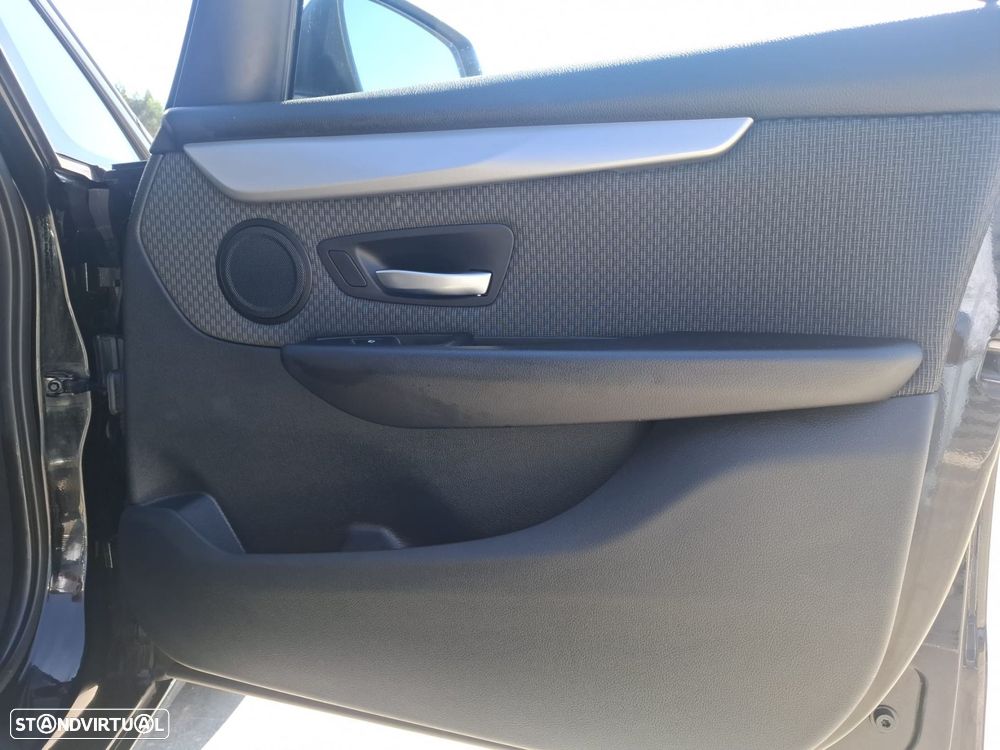 BMW 216 Active Tourer d Advantage Auto - 52