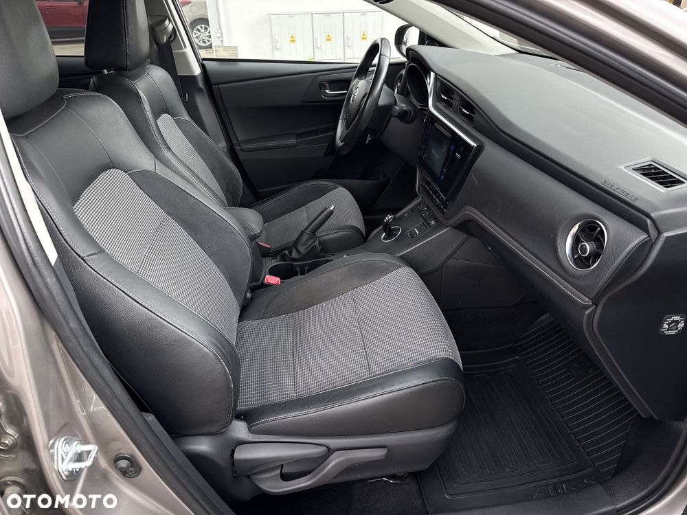Toyota Auris - 7