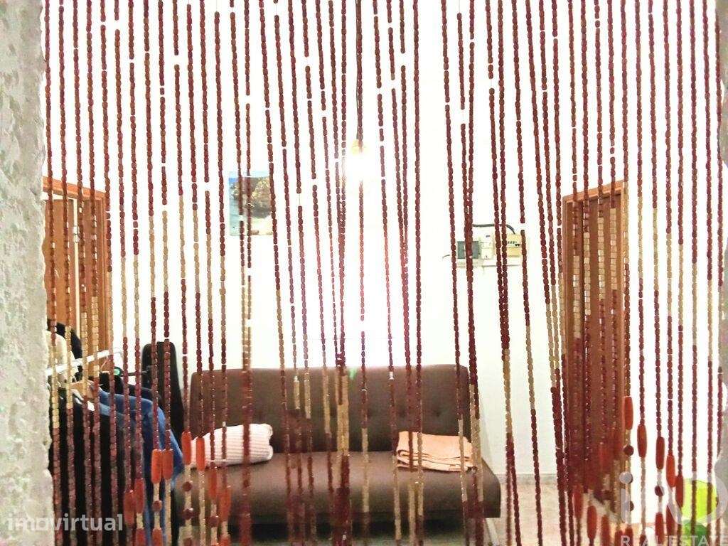Quinta T4 em São Barnabé de 77 m2 - Grande imagem: 2/36