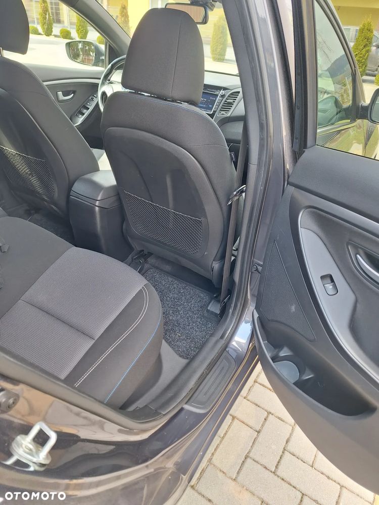 Hyundai i30 1.6 CRDi BlueDrive Go - 12