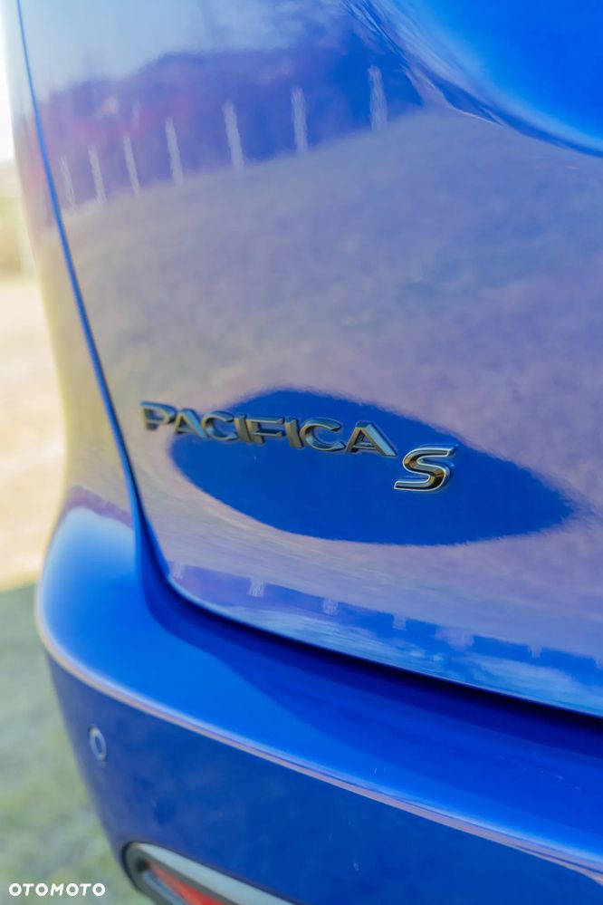 Chrysler Pacifica - 22