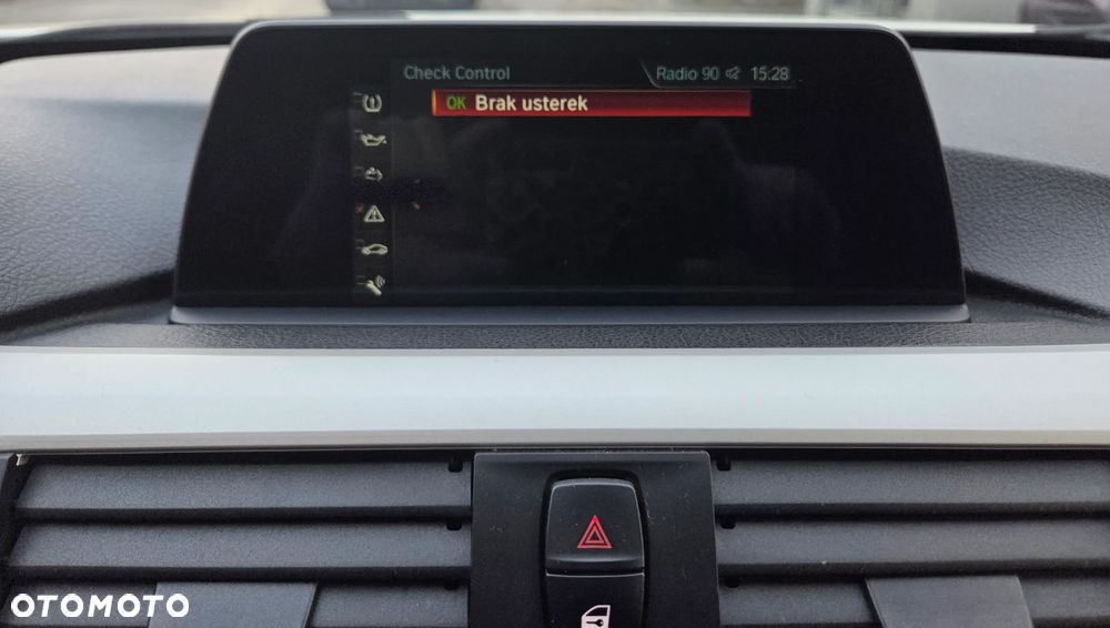 BMW Seria 3 318d Sport Line Shadow - 11