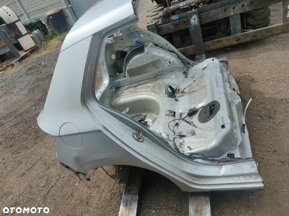 BŁOTNIK PRAWY TYŁ TYŁ SKODA FABIA III HB - 1