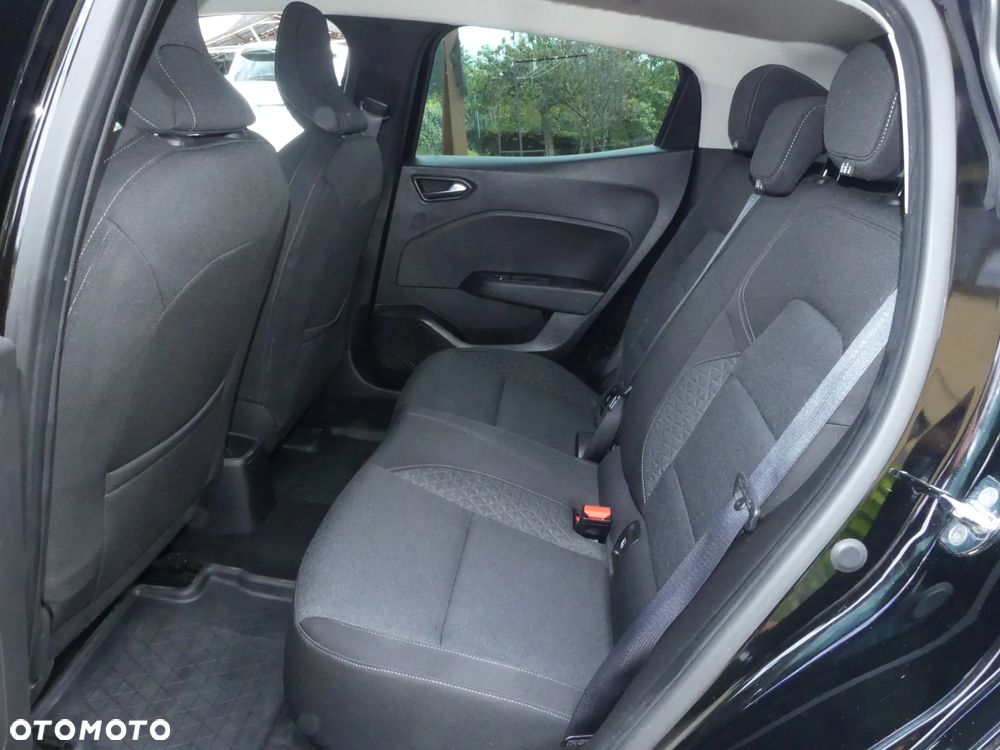 Renault Clio - 23