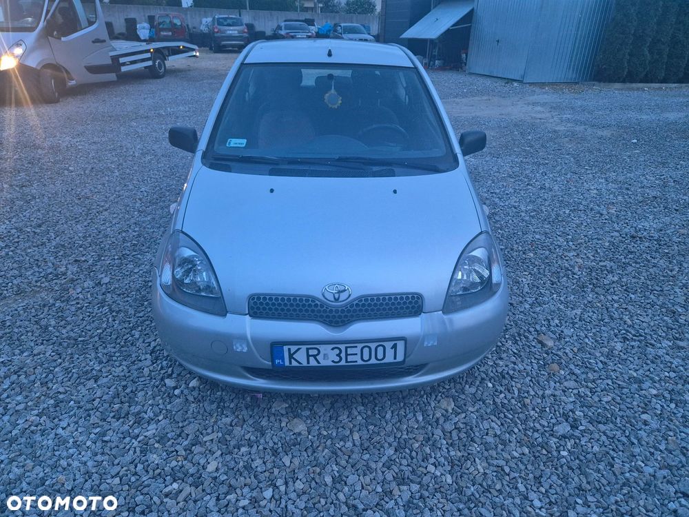 Toyota Yaris 1.0 Base - 2
