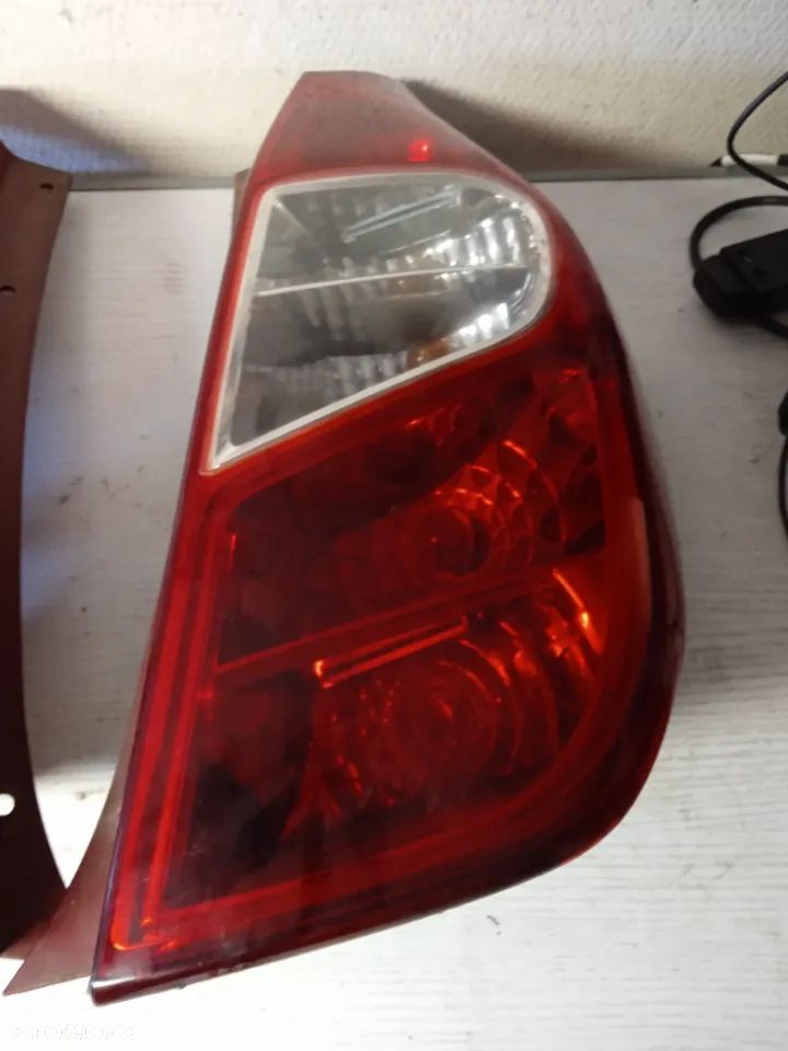 LAMPA TYLNA LEWA HYUNDAI I10 LIFT 11-13 - 2
