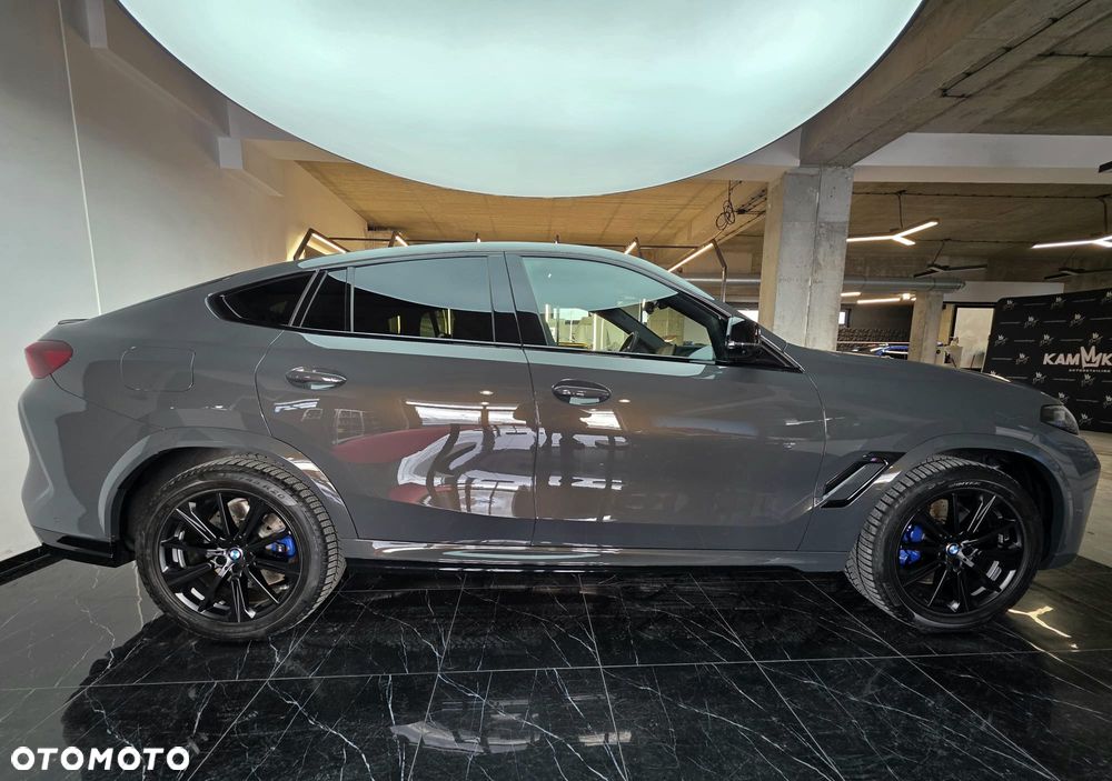 BMW X6M - 10