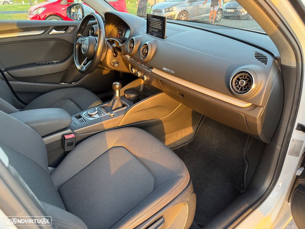 Audi A3 Sportback 1.6 TDI - 10