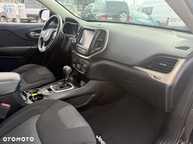 Jeep Cherokee - 20
