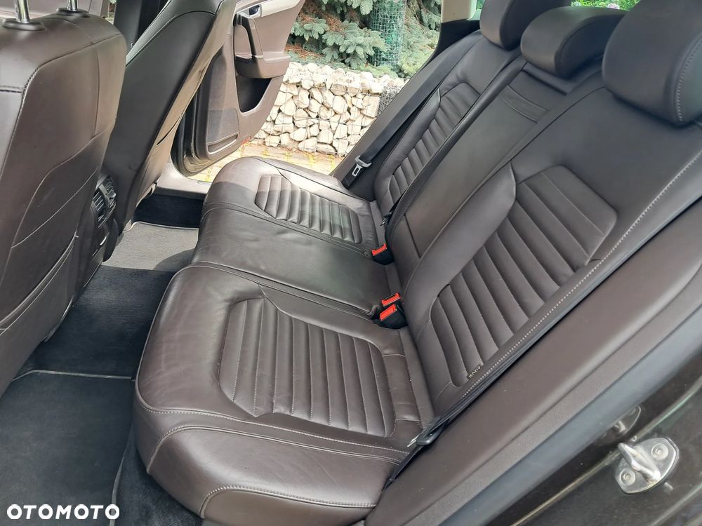 Volkswagen Passat 2.0 TDI 4Mot Highline - 10