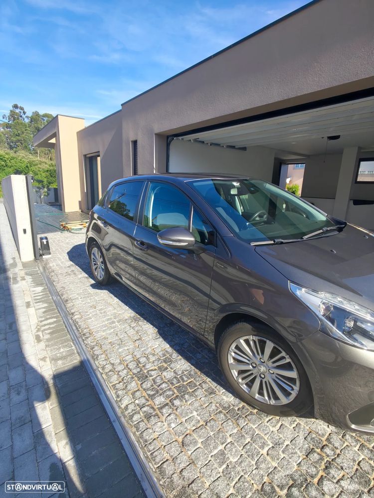Peugeot 208 1.5 BlueHDi Signature - 5