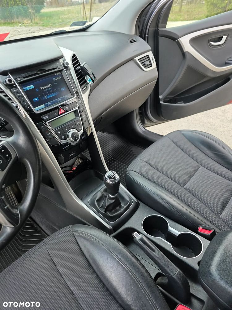 Hyundai i30 blue 1.6 CRDi YES Gold - 3