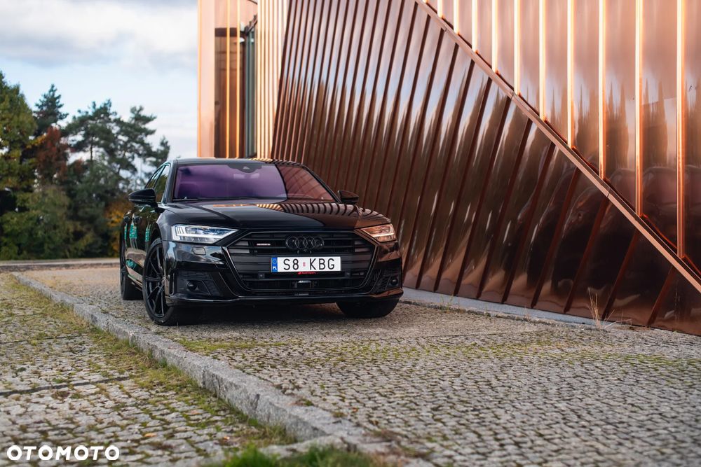Audi A8 - 1