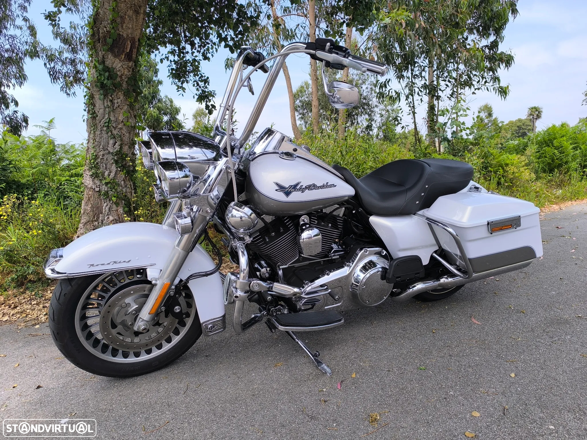 Harley-Davidson FLHR - 3