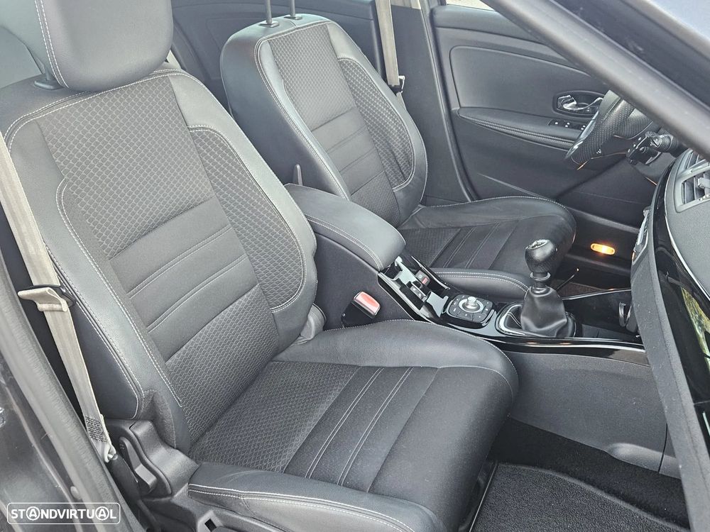 Renault Mégane Sport Tourer ENERGY dCi 130 Start & Stopp Bose Edition - 17