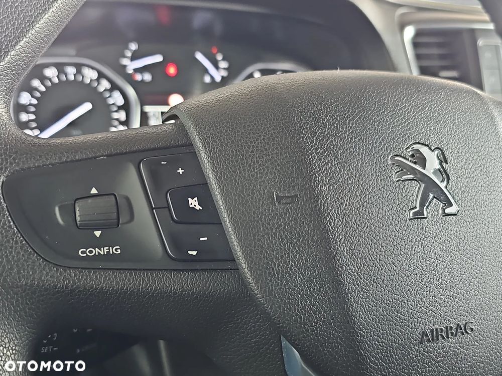 Peugeot Traveller - 22