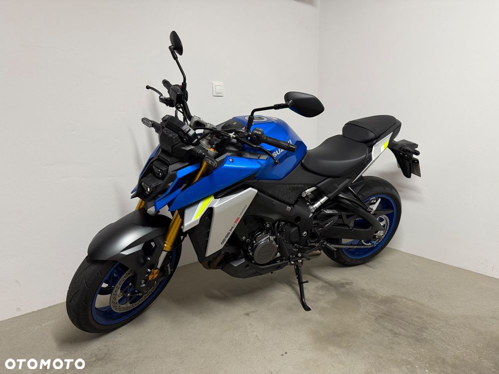 Suzuki GSX 1000 - 13