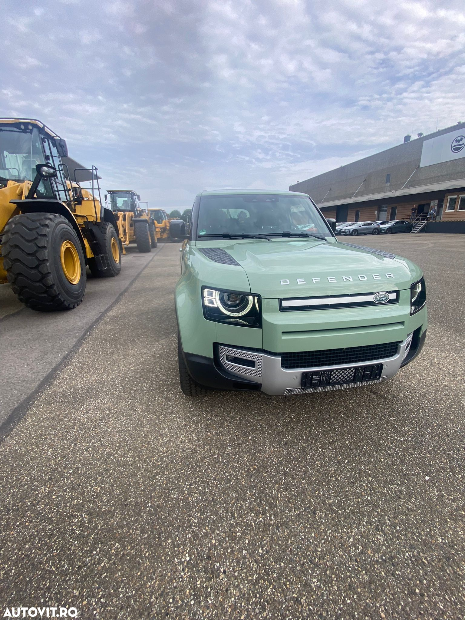 Land Rover Defender 90 3.0D 300 MHEV X-Dynamic SE - 2