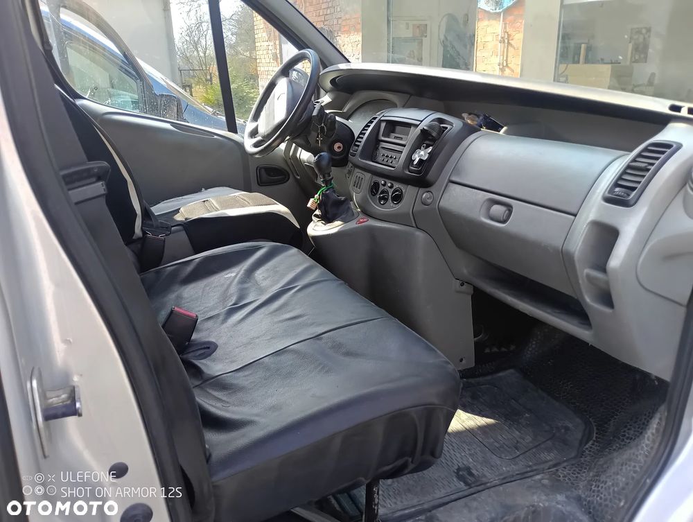 Renault Trafic - 12