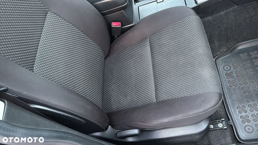 Suzuki Grand Vitara 1.9 DDiS Comfort DPF - 22