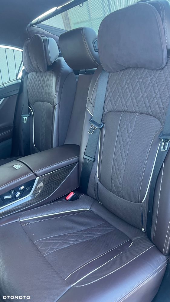 BMW Seria 7 750d xDrive - 28