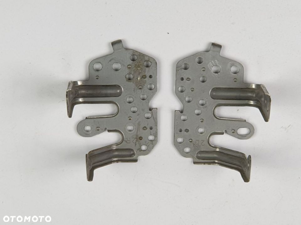 Mocowanie Radia Nawigacji TYOTA AURIS II 2013 2018 rok - 1