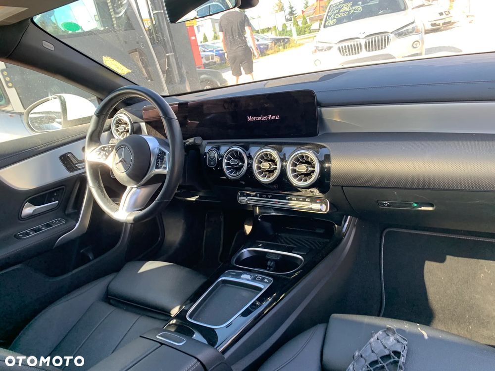 Mercedes-Benz CLA 250 4Matic 7G-DCT - 18