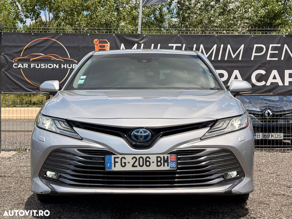 Toyota Camry Luxury - 7
