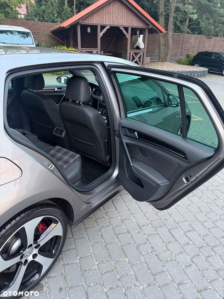 Volkswagen Golf 2.0 TSI BMT GTI Performance DSG - 28