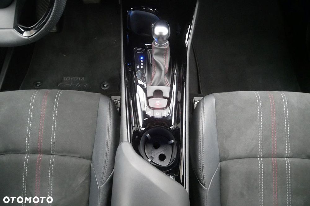 Toyota C-HR - 11