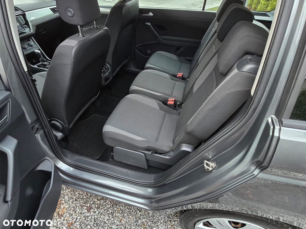 Volkswagen Touran - 21