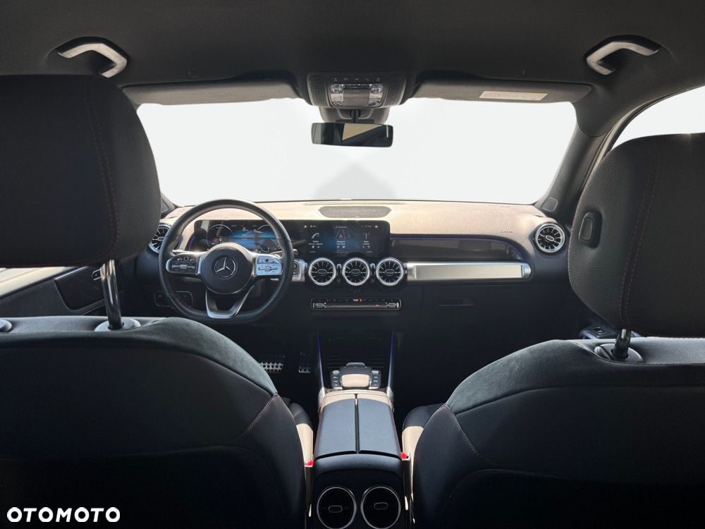 Mercedes-Benz GLB - 14