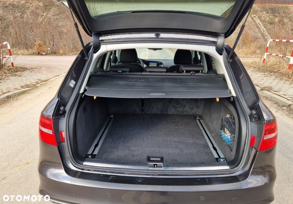 Audi A4 Avant 2.0 TDI DPF quattro S line Sportpaket - 28