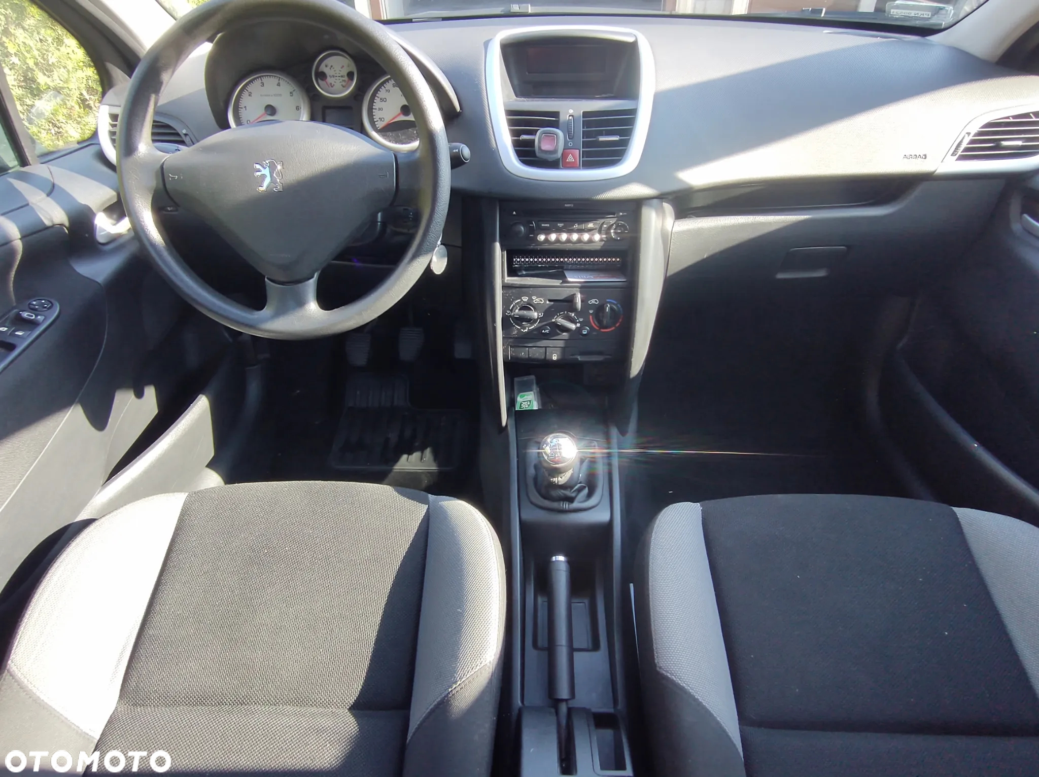 Peugeot 207 1.4 16V Trendy - 5