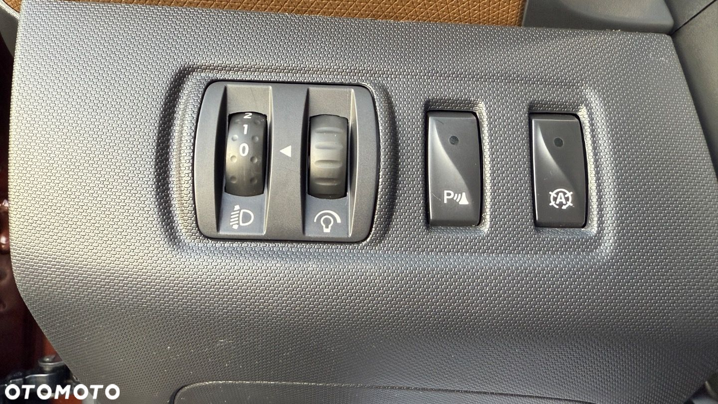 Renault Clio - 23