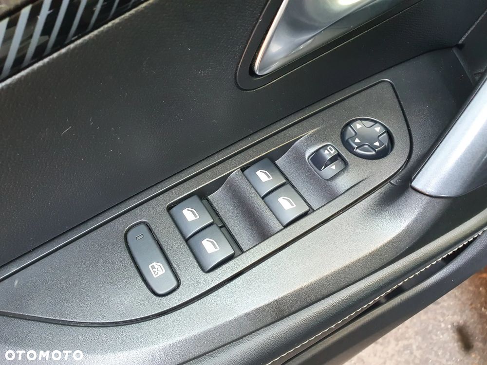 Peugeot 2008 PureTech 130 Allure Pack - 23