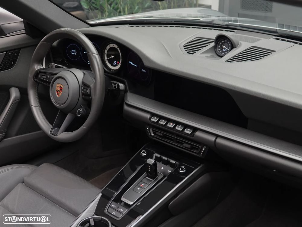 Porsche 911 (992) Carrera PDK - 33