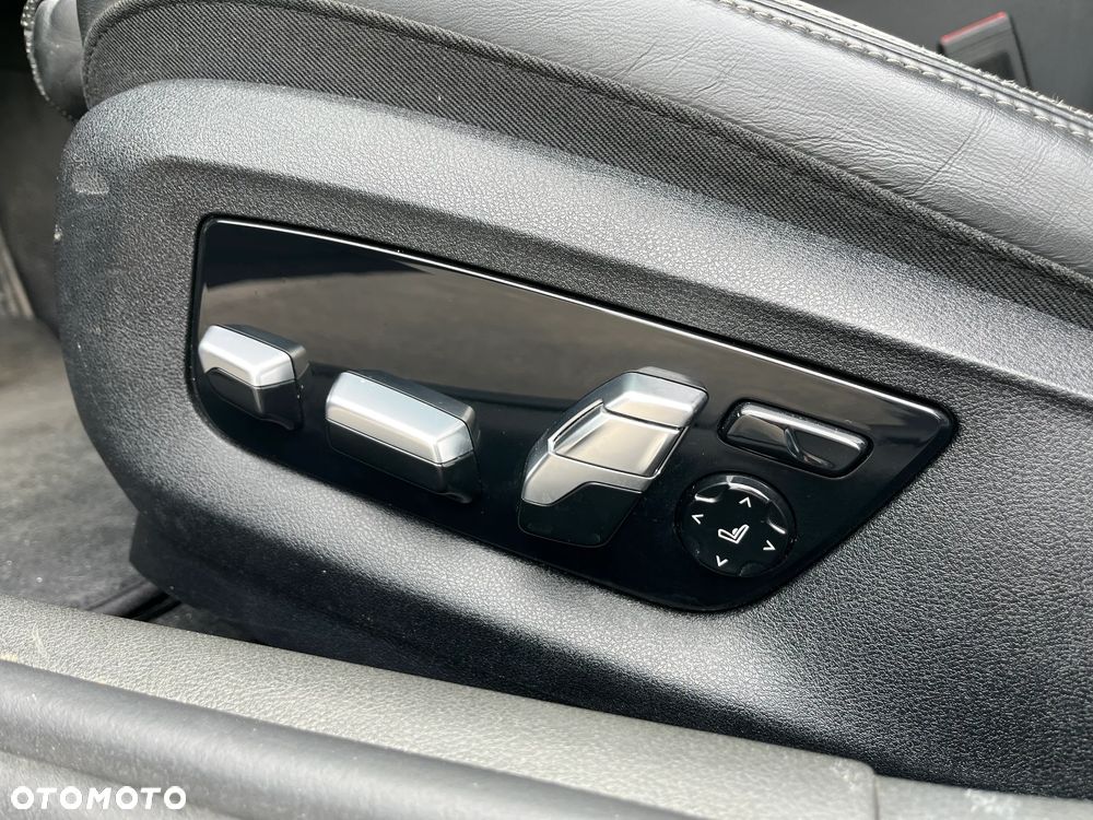 BMW Seria 5 520i Luxury Line - 31