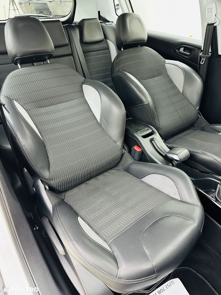 Peugeot 2008 1.2 L PureTech Active - 16