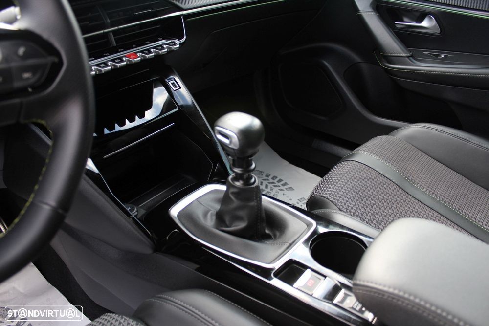 Peugeot 2008 1.2 PureTech GT - 15