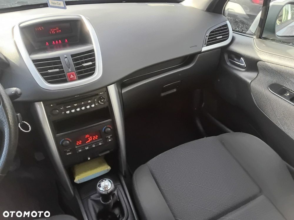 Peugeot 207 - 11
