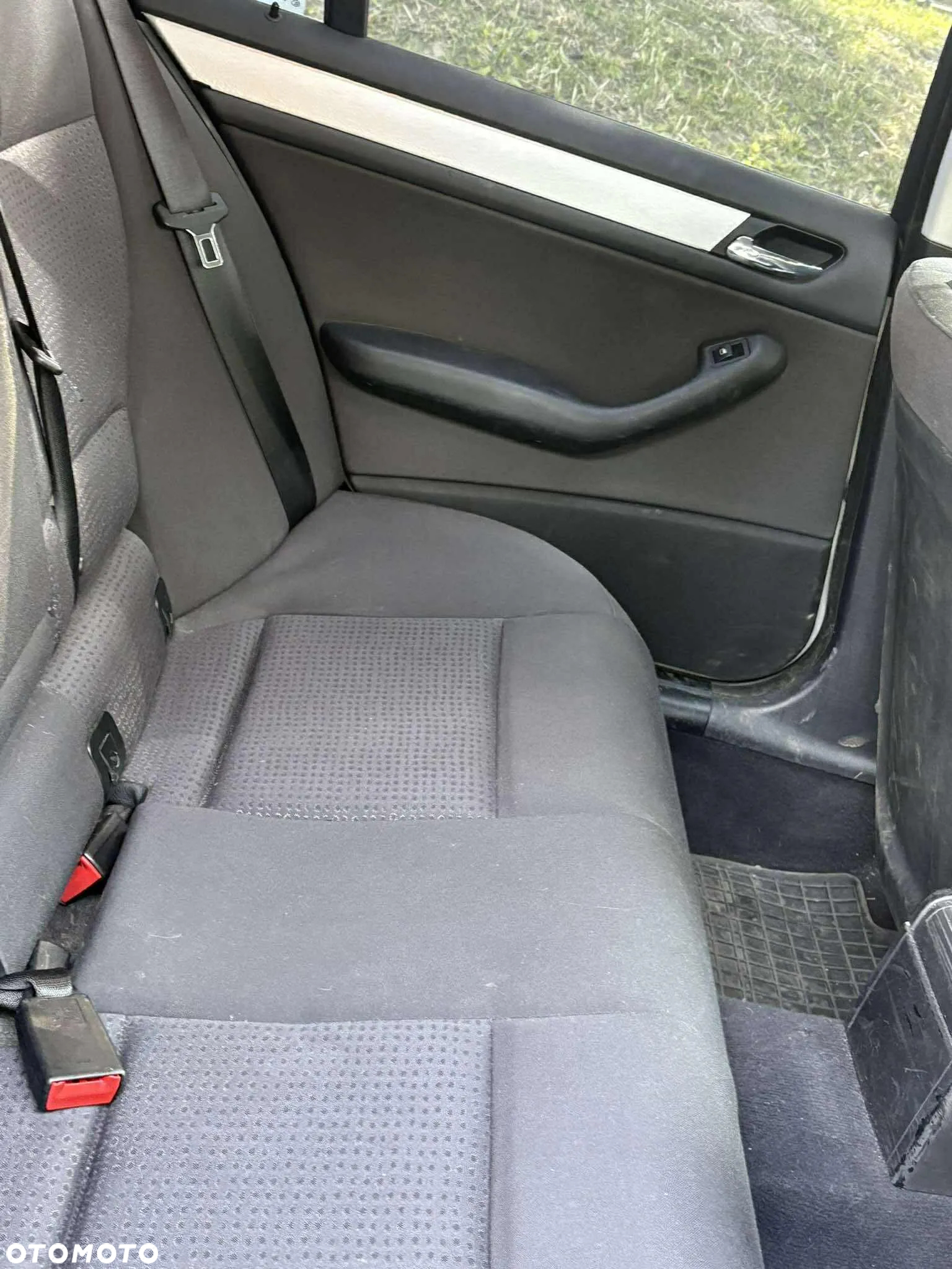 BMW Seria 3 318i - 5