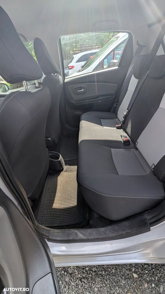 Toyota Yaris 1.5 L VVT-iE Active - 11