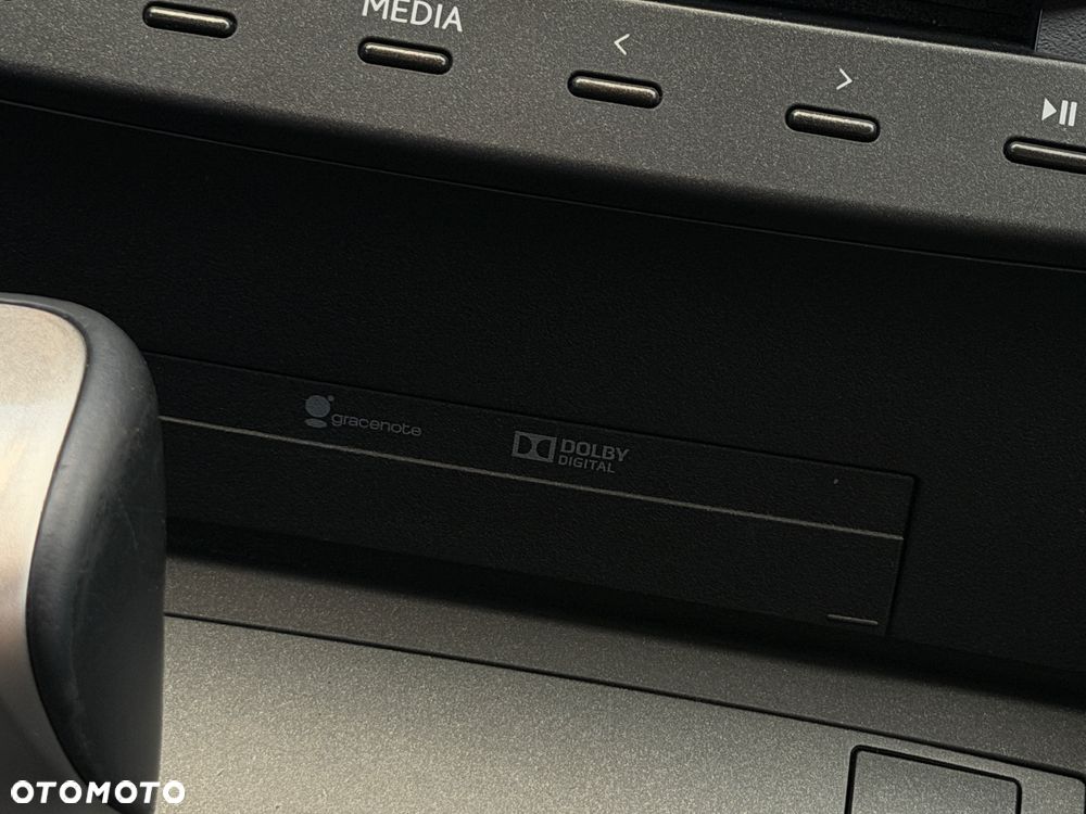 Lexus IS 300h Business Edition - 32