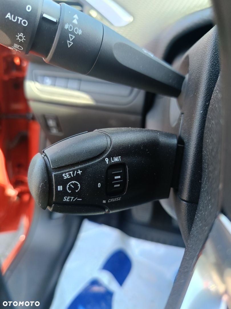 Peugeot 208 1.2 PureTech Allure - 16