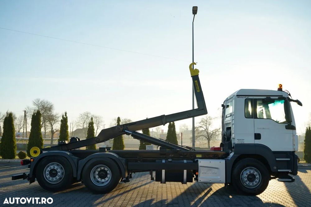 MAN TGS 26.440 / AUTOCARNIER / MARREL AL TAM 20U / 20 T / 6x2 / PUNTE DE DIRECȚIE RIDICABILĂ / ANVELOPE 100% / EURO 6 - 6